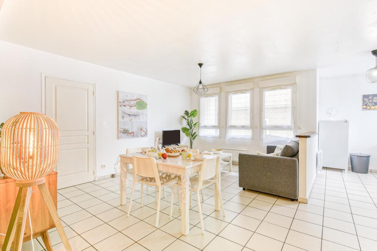 Appart'Hotel Versailles Saint Cyr L'Ecole - Gare Sncf A 100M Et Parking Prive 外观 照片