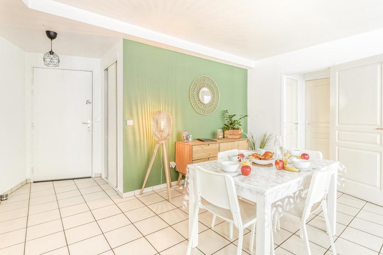 Appart'Hotel Versailles Saint Cyr L'Ecole - Gare Sncf A 100M Et Parking Prive 外观 照片
