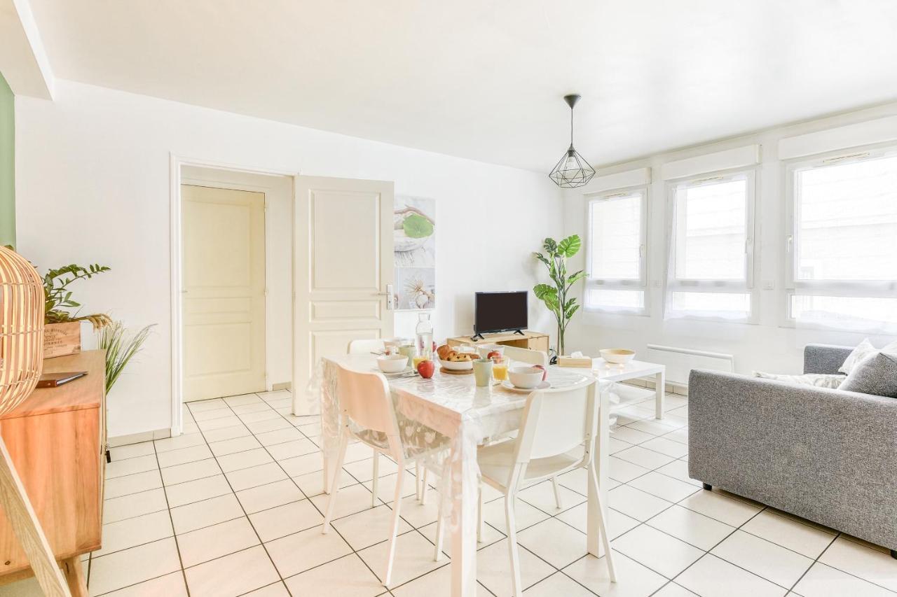 Appart'Hotel Versailles Saint Cyr L'Ecole - Gare Sncf A 100M Et Parking Prive 外观 照片