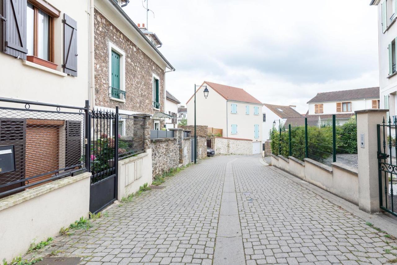 Appart'Hotel Versailles Saint Cyr L'Ecole - Gare Sncf A 100M Et Parking Prive 外观 照片