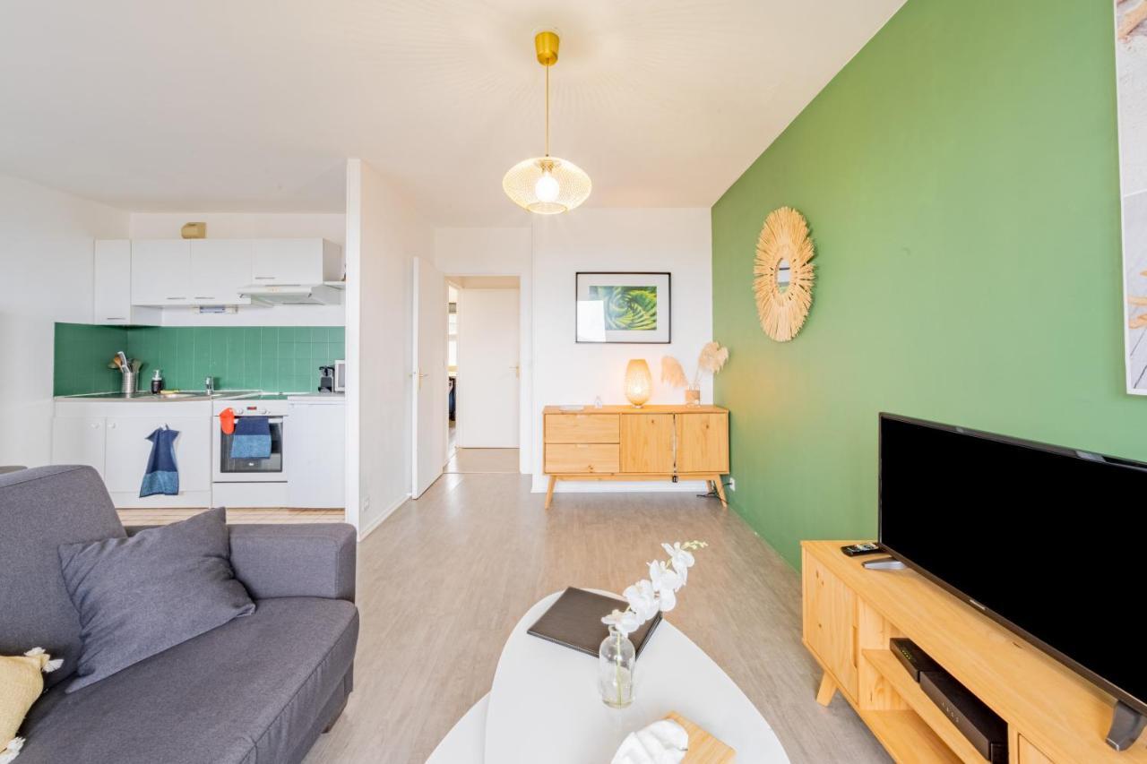 Appart'Hotel Versailles Saint Cyr L'Ecole - Gare Sncf A 100M Et Parking Prive 外观 照片