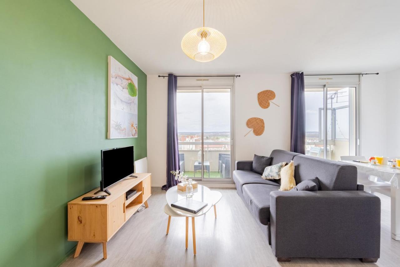Appart'Hotel Versailles Saint Cyr L'Ecole - Gare Sncf A 100M Et Parking Prive 外观 照片