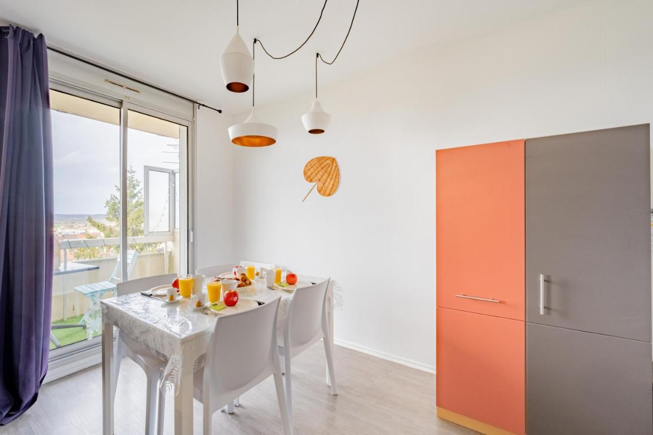 Appart'Hotel Versailles Saint Cyr L'Ecole - Gare Sncf A 100M Et Parking Prive 外观 照片