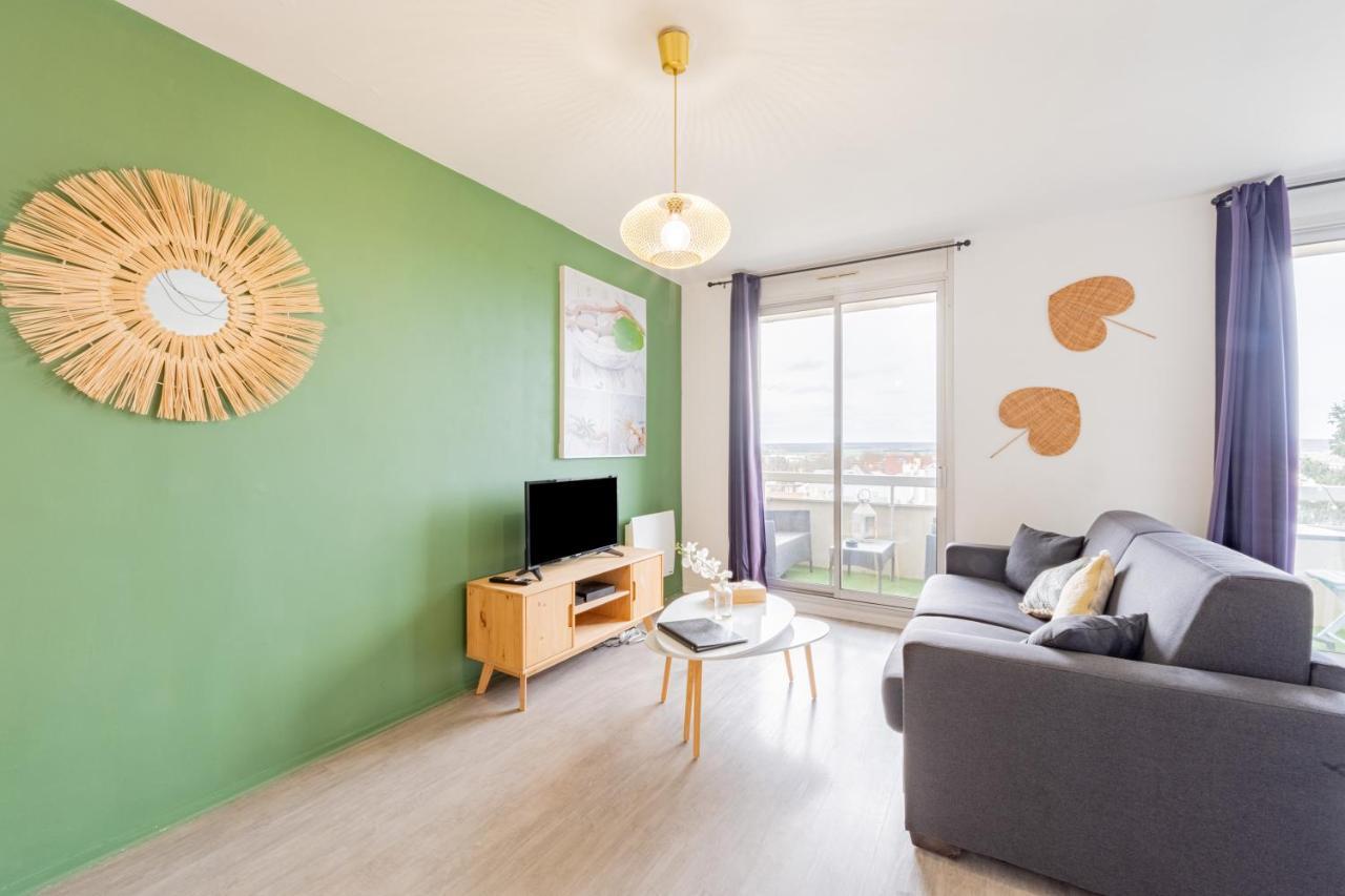 Appart'Hotel Versailles Saint Cyr L'Ecole - Gare Sncf A 100M Et Parking Prive 外观 照片