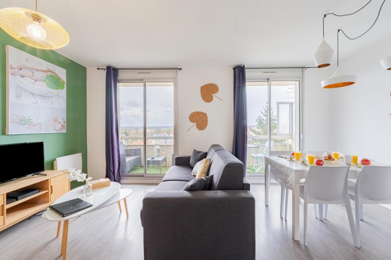 Appart'Hotel Versailles Saint Cyr L'Ecole - Gare Sncf A 100M Et Parking Prive 外观 照片